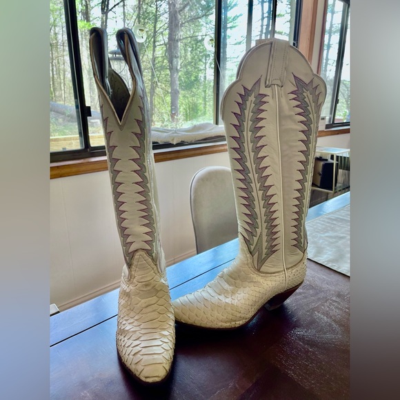 Vintage Tony Lama White Boots - Picture 3 of 6